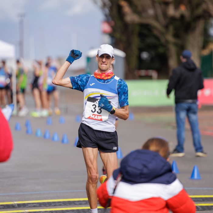 Rémi Rodriguez a l'arrivé des Frances de marche a Aix les bains