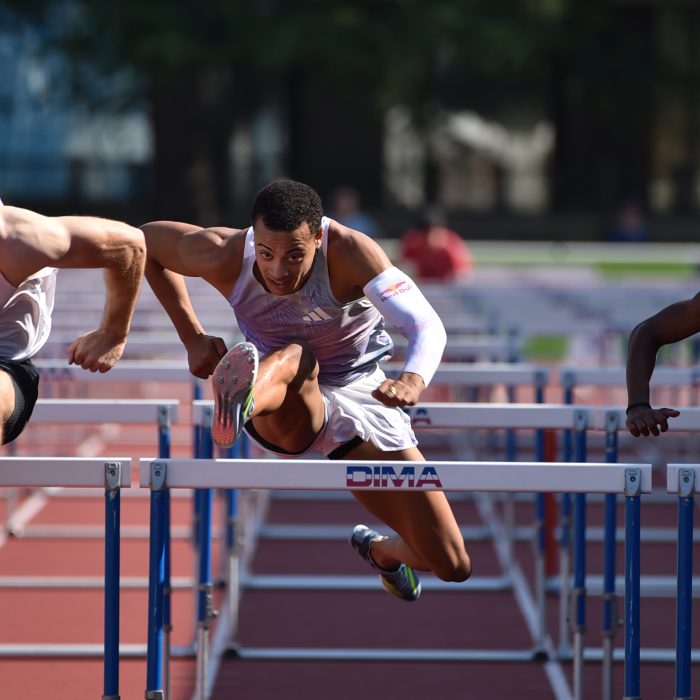 Sasha Zhoya lors du meeting de Cergy Pontoise pour sa rentrée sur 110m haies